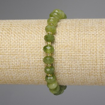 Armband aus facettiertem Jadeit-Rondell, Durchmesser ca. 8×5 mm, 3 mm Glasperlen, Länge ca. 18 cm, Stretch-Armband