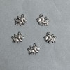 SONDERANGEBOT! Verpackung 0,5 kg - Anhänger Löwe Kunststoff in Dunkelsilber, Abmessungen 16×16×3 mm ± Lochdurchmesser ca. 2–3 mm