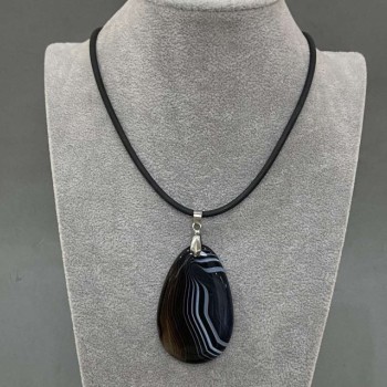 Achat-Anhänger 57 × 40 mm ± (in variierenden Größen) auf Gummikordel, Länge 60 cm + 5 cm Verlängerungskette