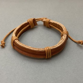 Armband aus braunem Eco-Leder mit verstellbarem Verschluss