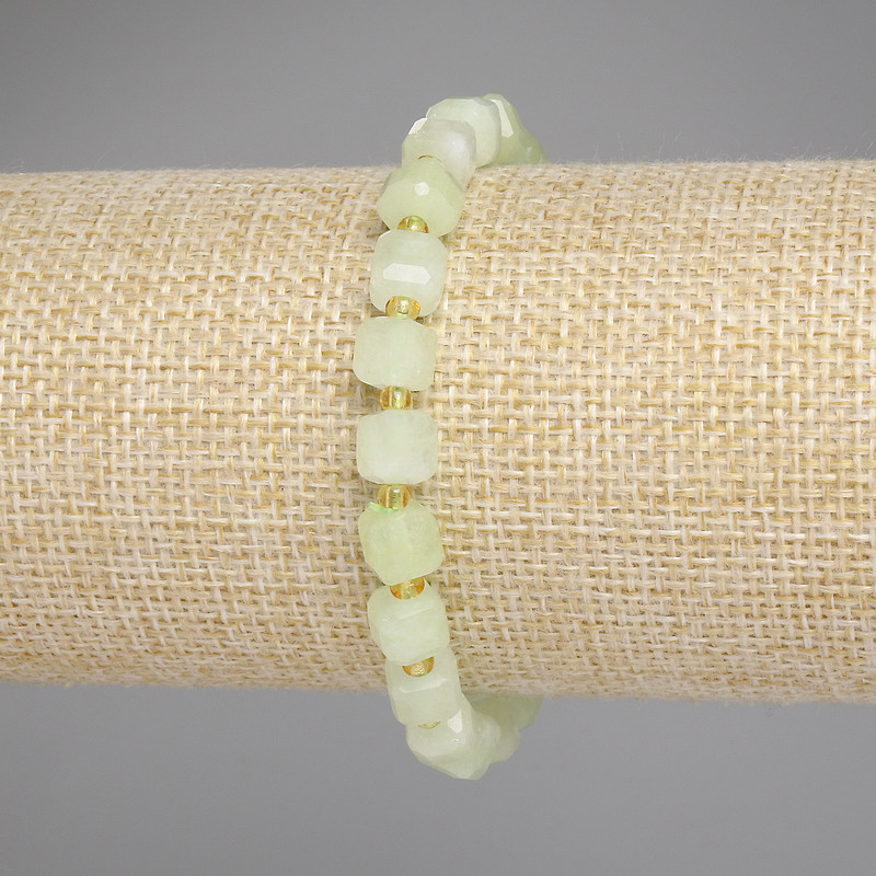 Armband aus Chrysoprase und Olivin, facettierte Würfel, Durchmesser ca. 6,5 × 6,5 mm, 3 mm Glasperlen, Länge ca. 18 cm, elastisch