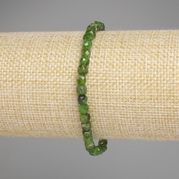 Armband aus Diopsid, facettierte Würfel, Durchmesser 4,5 × 4,5 mm, Länge ca. 18 cm, elastische Schnur
