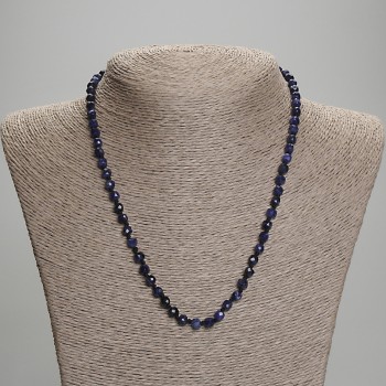 Kette aus Sodalit, facettierte Würfel, Durchmesser 4,5×4 mm, Länge 45 mm ±, mit Verschluss