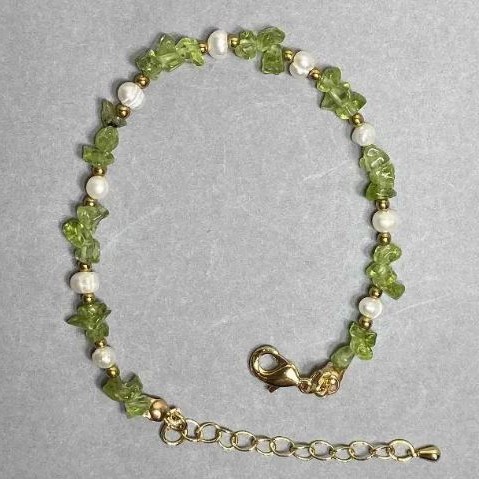Armband aus Süßwasserperlen, Chrysolith und Hämatit