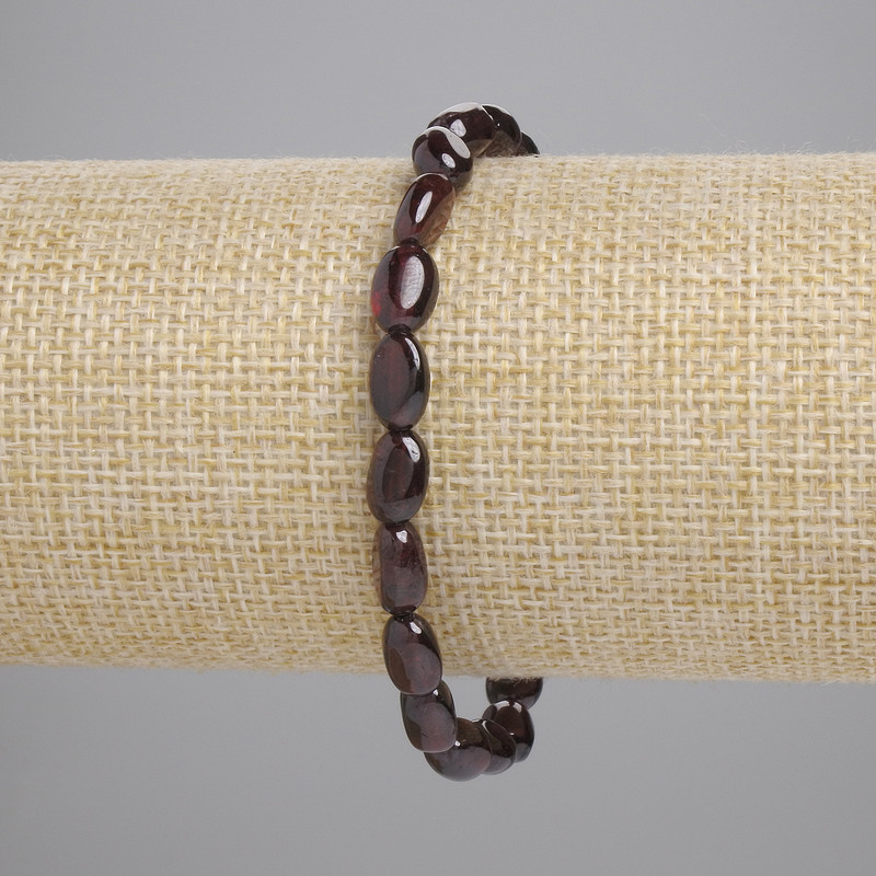 Stretcharmband aus facettierten Granatkugeln, Durchmesser ca. 9×6 mm, Länge ca. 18 cm