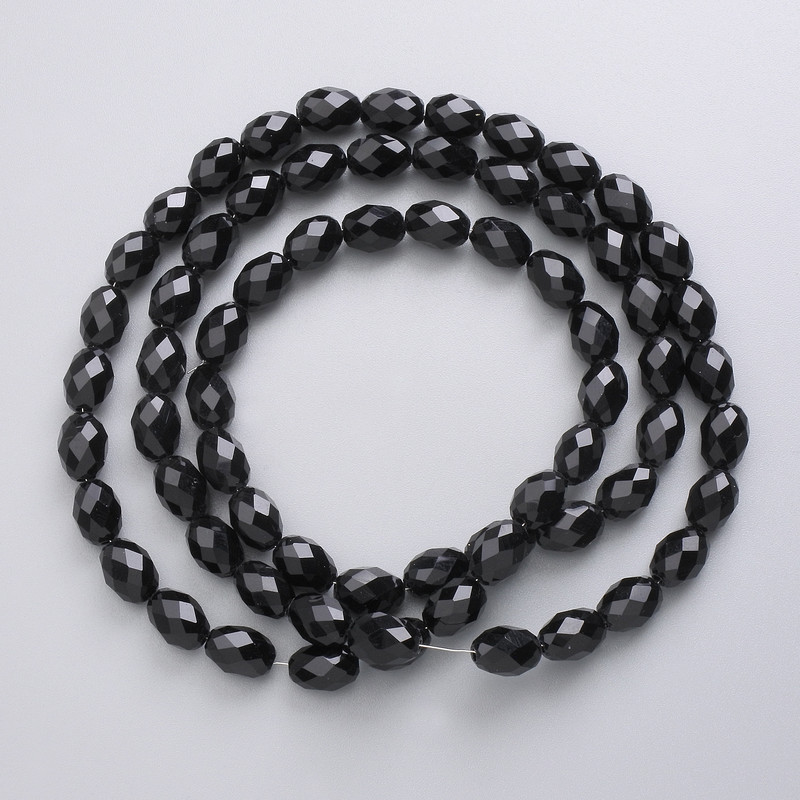 Perlen aus tschechischem Kristall auf Faden, schwarze matte facettierte Körnerperlen, Durchmesser 8×6 mm + -, Länge 56 cm +