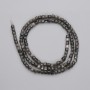 Perlen aus silberglänzendem Obsidian, facettierte Würfel, Durchmesser ca. 3×3 mm, auf Schnur, Länge ca. 39 cm