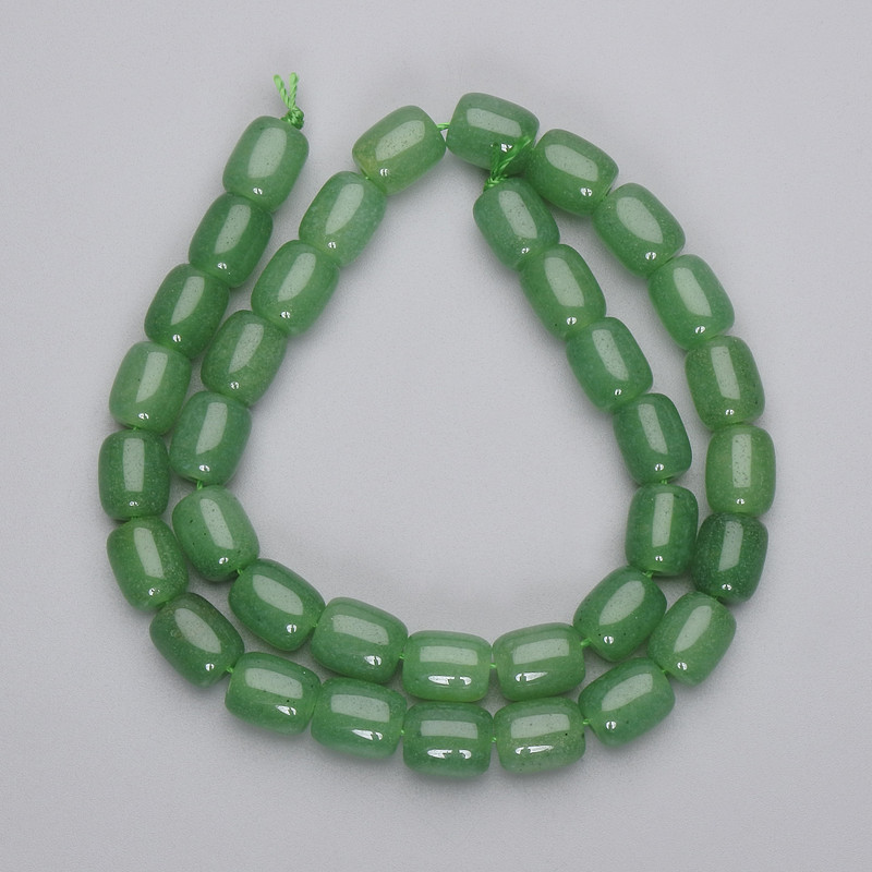 Jade-Barillet-Perlen, Durchmesser 10×8 mm ±, auf Schnur, Länge ca. 37 cm+