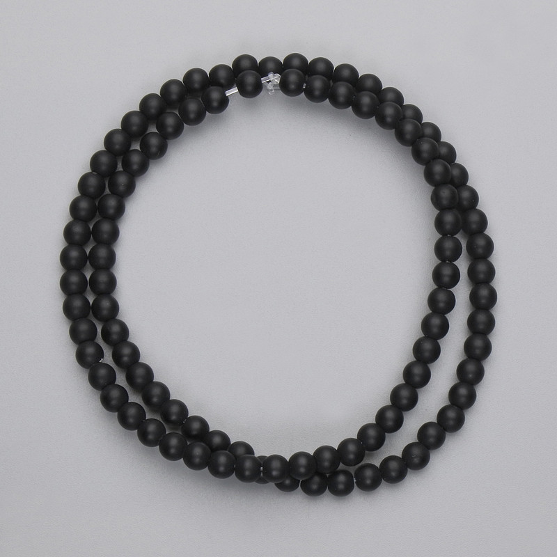 Schungit-Perlen, glatt, 4 mm Durchmesser, auf Schnur