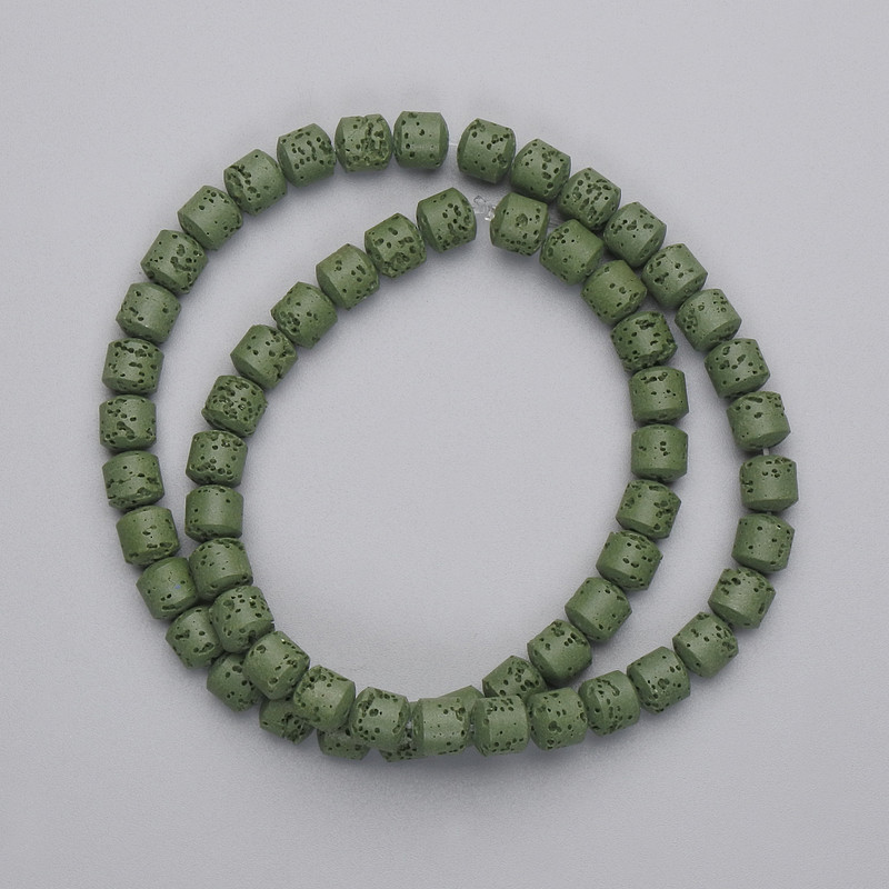 Grüne Lavaperlen Zylinderform, Durchmesser 6×6 mm ±, auf Schnur, Länge 38 cm+