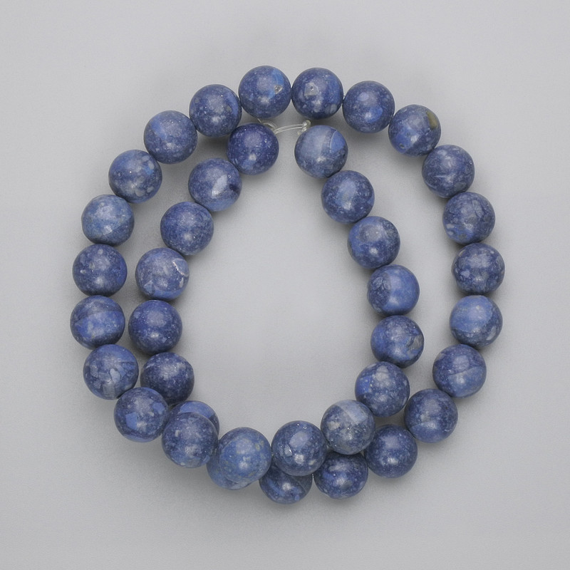 Perlen aus Schwammkoralle, glatte Kugeln, Durchmesser ca. 10,5 mm, Länge ca. 39 cm, auf Faden