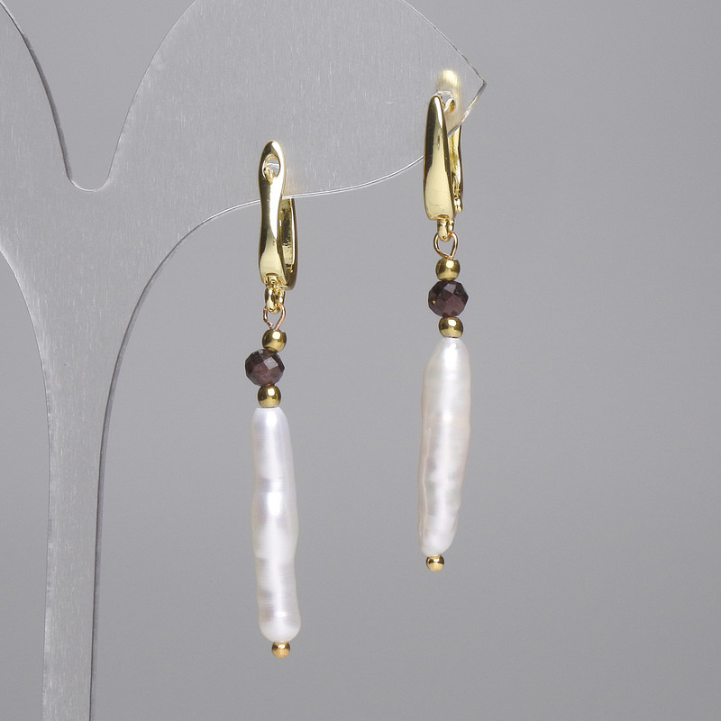 Ohrringe Barockperlen 20×5 mm ± Granat, facettierte Kugel 4 mm ±, Länge ca. 50 mm ± (Größenvariante)