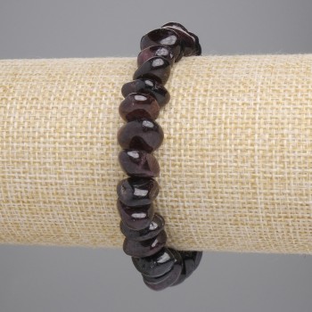Armband aus facettiertem Granat, 10–13 × 4–6 mm, Länge ca. 18 cm, elastisches Band