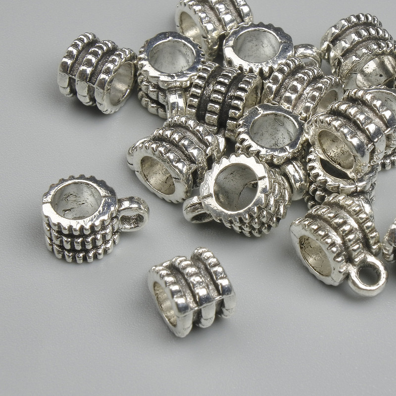 Anhängeröse aus Metall, silberfarben, Maße 6,5 × 9,5 mm ±, Löcher Ø 2,2 mm und Ø 4,6 mm ±, Verpackung 18 Stück