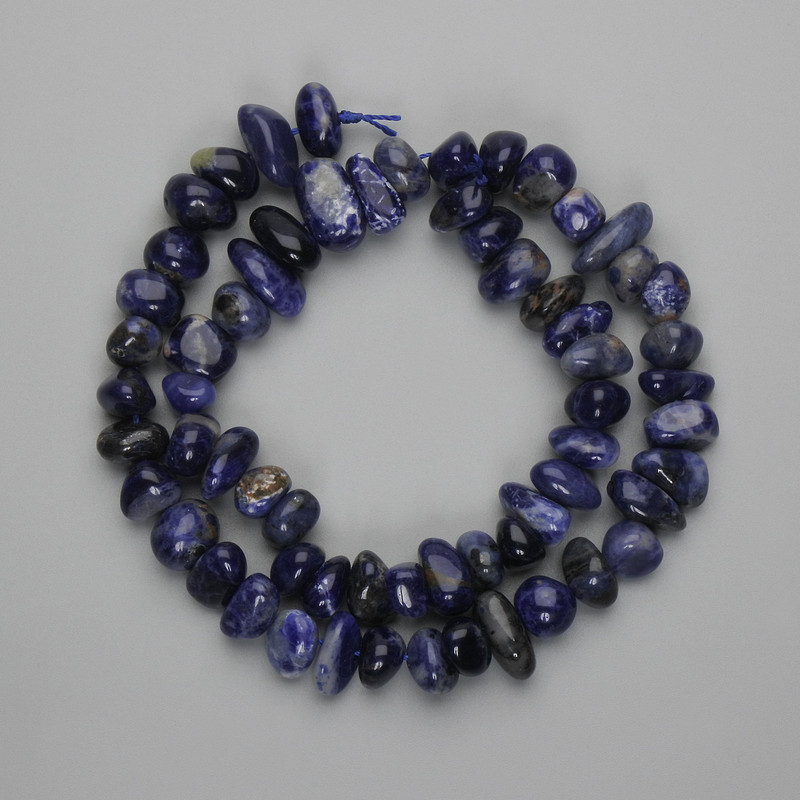 Sodalit-Facettenperlen 8–16×5–7 mm, 5 mm ±, Länge ca. 40 cm, auf der Schnur