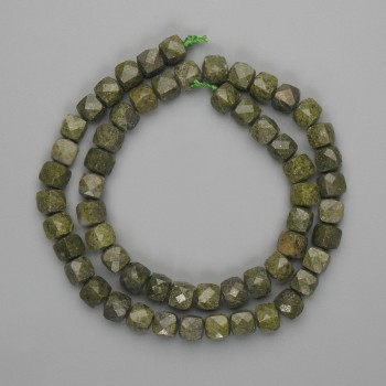 Serpentin facettierte Würfelperlen, 7x7 mm, Länge ca. 39 cm, auf Schnur aufgefädelt