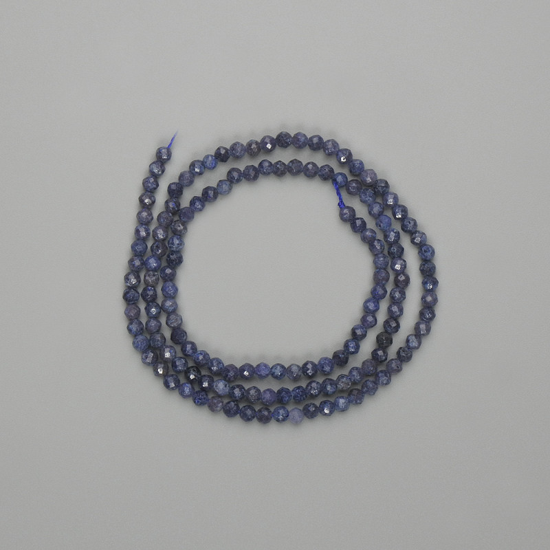 Saphir-Perlen, facettierte Kugeln 3 mm, ca. 39 cm lang, auf Schnur