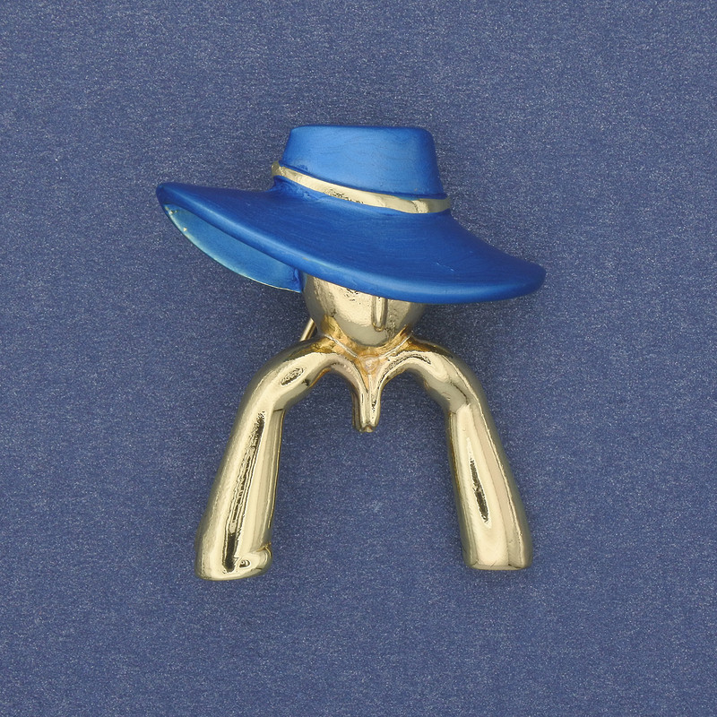 Brosche „Mädchen mit blauem Hut“ aus goldfarbenem Metall 34×30 mm+