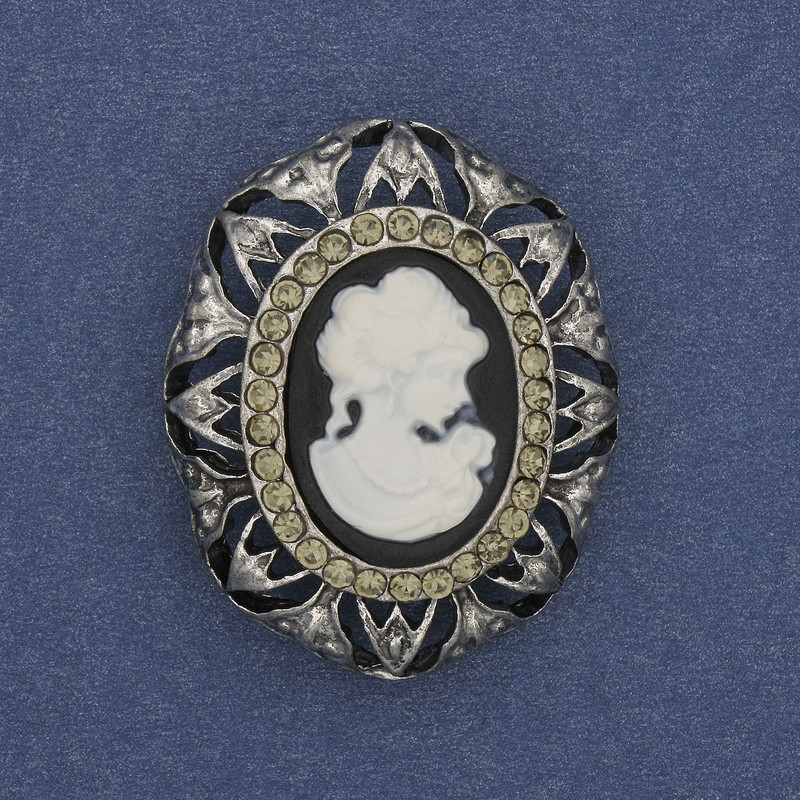 Brosche Kamee Dame mit Strasssteinen, silberfarbenes Metall, 32×25 mm +