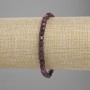 Armband mit facettierten Rubinwürfeln, Durchmesser ca. 5×5 mm, Länge ca. 18 cm, Stretcharmband