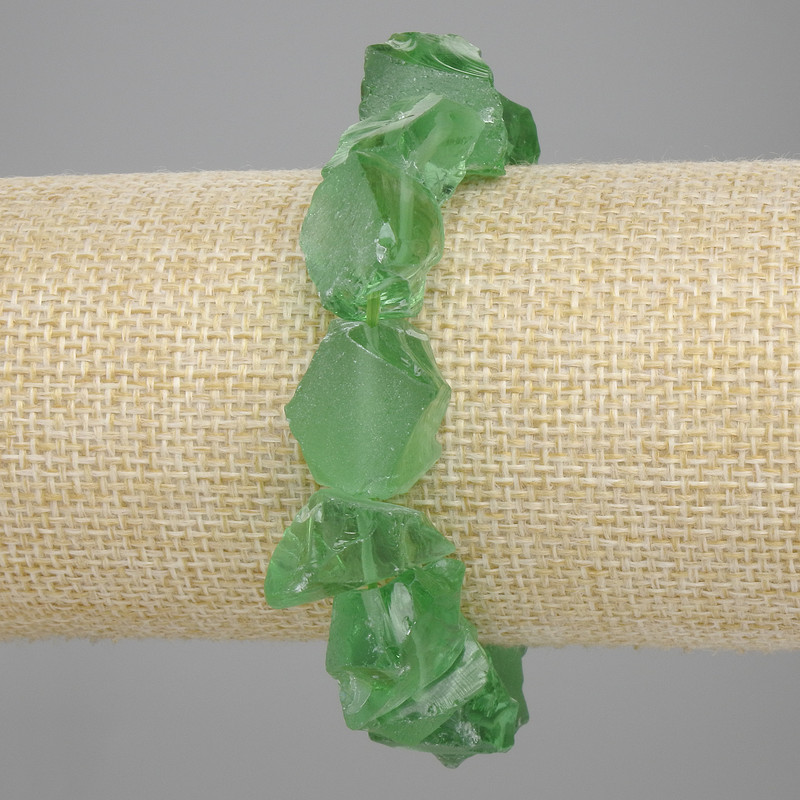 Armband aus toniertem Rosenquarz, unbehandelter Naturstein, Durchmesser 8–17×11–16 mm, Länge ca. 18 cm, Stretch-Armband