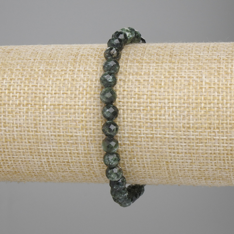 Serafinit-Armband mit facettierter Kugel, Durchmesser 6 mm, Länge 18 cm, elastisch
