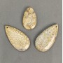 Anhänger aus versteinertem Korallenmaterial, 40–60 × 25–30 mm, assortiert