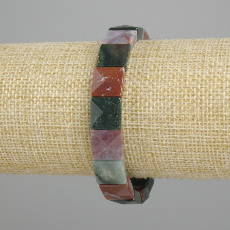 Stretcharmband aus facettiertem Jaspis, quadratische Form, Durchmesser 11×11 mm, Länge ca. 18 cm ±