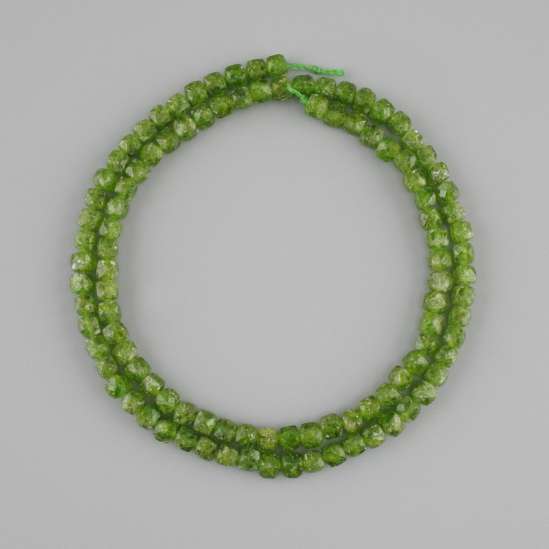Diopsid-Perlen, natürlicher Stein, facettierte Würfel, ca. 3,5 x 3,5 mm, Länge ca. 39 cm