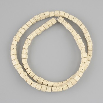 Beige Lava-Perlen Würfel 4×4 mm