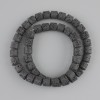Perlen aus schwarzer Vulkanlava, zylinderförmig, Durchmesser ca. 8 × 8 mm ±, auf Schnur, Länge ca. 38 cm+