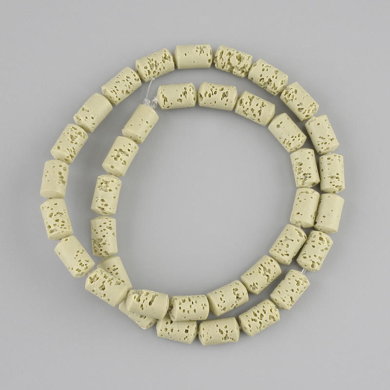 Perlen aus vulkanischer Lava, zylindrisch, Durchmesser 10×6 mm ±, auf Schnur, Länge 38 cm+