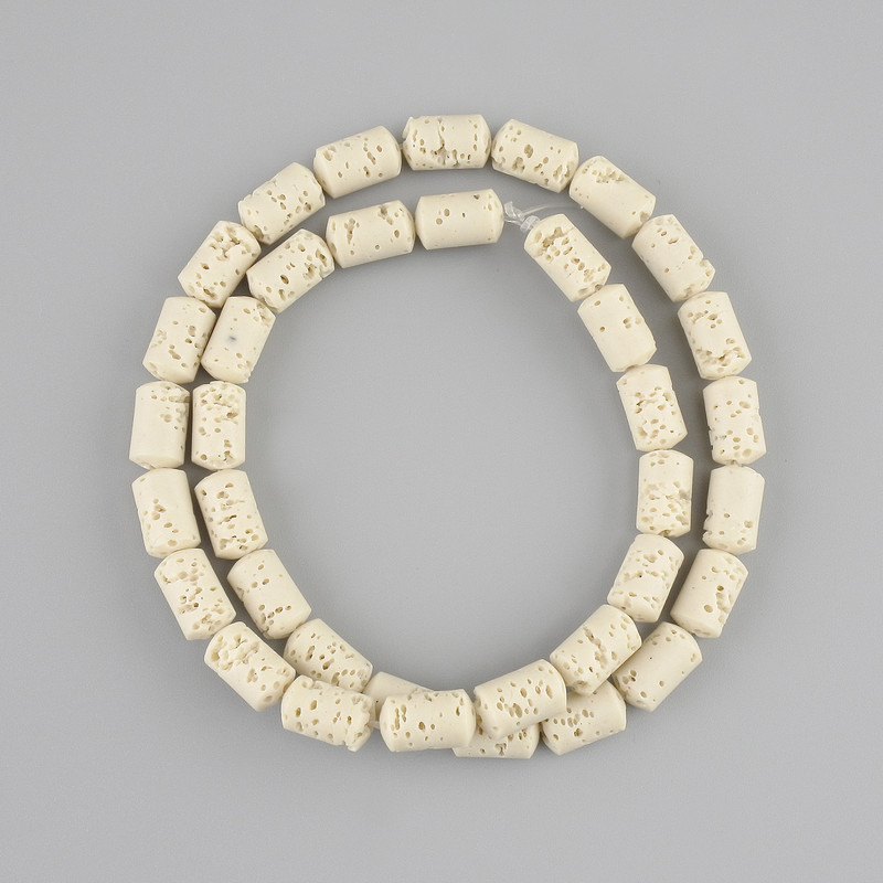 Beige Lava-Perlen Zylinder, Maße 10×6 mm, auf Faden, Länge 38 cm ±