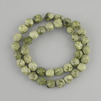 Serpentin-Perlen, facettiert, Durchmesser 9×8 mm, Länge ca. 37 cm, auf Nylonfaden
