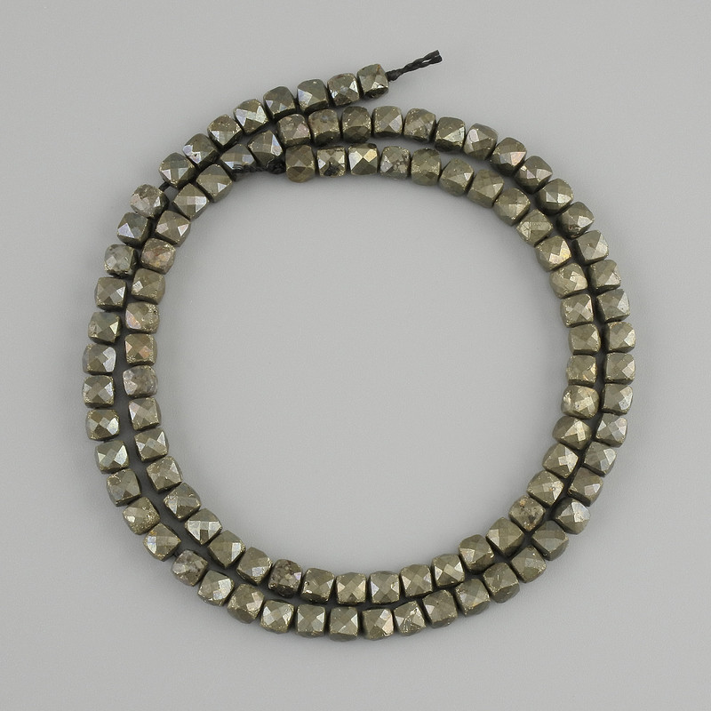 Pyrit facettierte Würfelperlen, Durchmesser ca. 4 x 4 mm, Länge ca. 39 cm