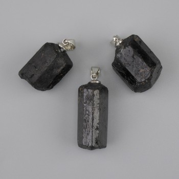 Anhänger aus unbearbeitetem Schörl-Turmalin 30–40×11–20 mm ± (Größenmix)