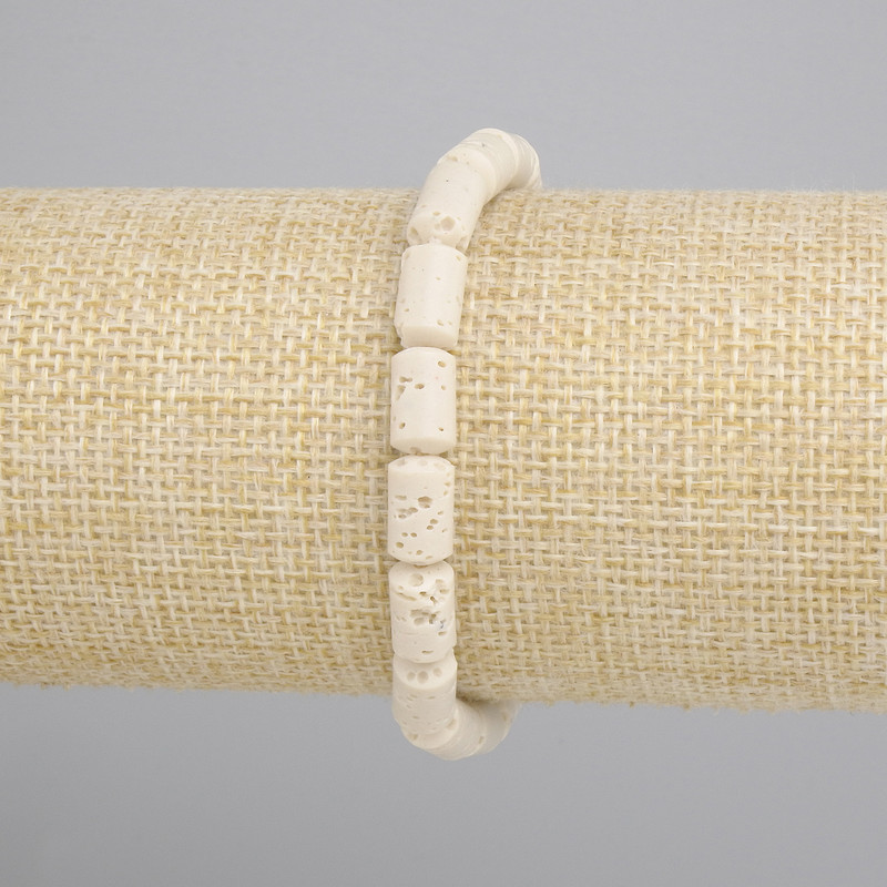 Armband aus beiger Vulkanlava – zylindrische Perlen, ca. 10 × 6 mm, Länge ca. 18 cm, Stretch