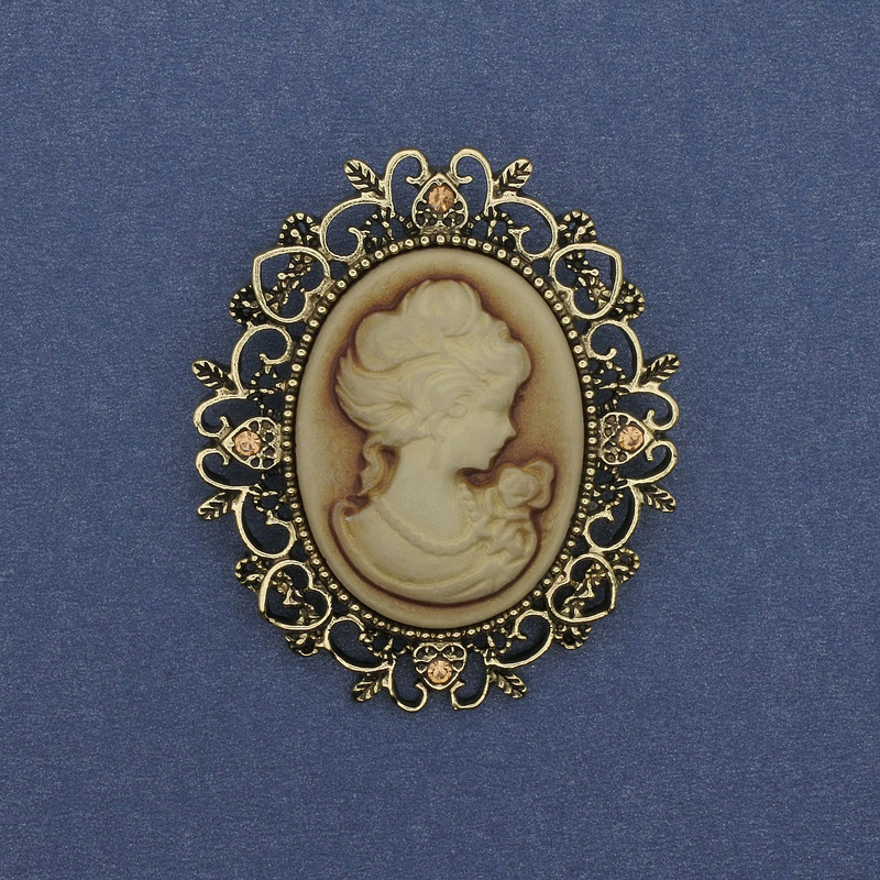Kamee-Brosche 'Dame' mit Strasssteinen, goldfarbenes Metall, 48×44 mm +