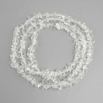 Bergkristall-Chipsperlen, Durchmesser 7–15×3–6 mm, Länge ca. 78 cm, auf Faden
