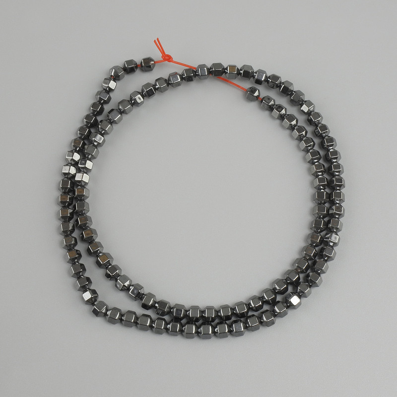 Hämatit-Perlen, facettiert, Ø 4 mm, Länge ca. 39 cm