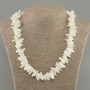 Kette aus Perlmuttstücken, Durchmesser 12–18 × 3–6 mm, Länge ca. 50 cm ± mit Verschluss