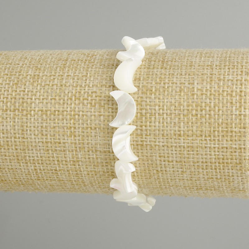 Armband aus Perlmutt Mondform, Durchmesser 12×8–9 mm, Länge ca. 18 cm, elastisch