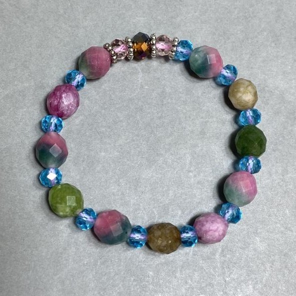 Armband Turmalin facettiertes Körnchen 10×7 mm +- Tschechischer Kristall 6×5 mm +-, Länge 18 cm +- Stretch