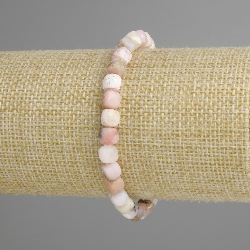 Armband Opal, facettierter Würfel, Durchmesser 6×6 mm ±, Länge 18 cm ± Strech