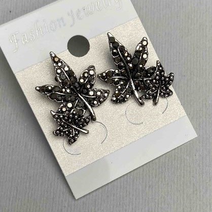 ( 25/20 mm ) Ohrringe Doppeltes Blättchen mit schwarzem Strass
