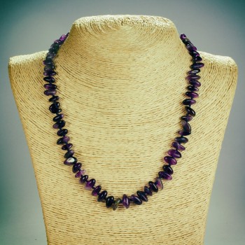 Amethyst-Halskette 'Kiefernkern', Länge ca. 48 cm, Durchmesser ca. 5×10 mm