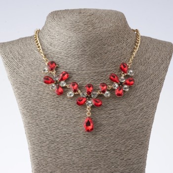 Collier Monaco mit roten Kristallen in Tropfenform, Länge 40–52 cm, Metallfarbe Gold