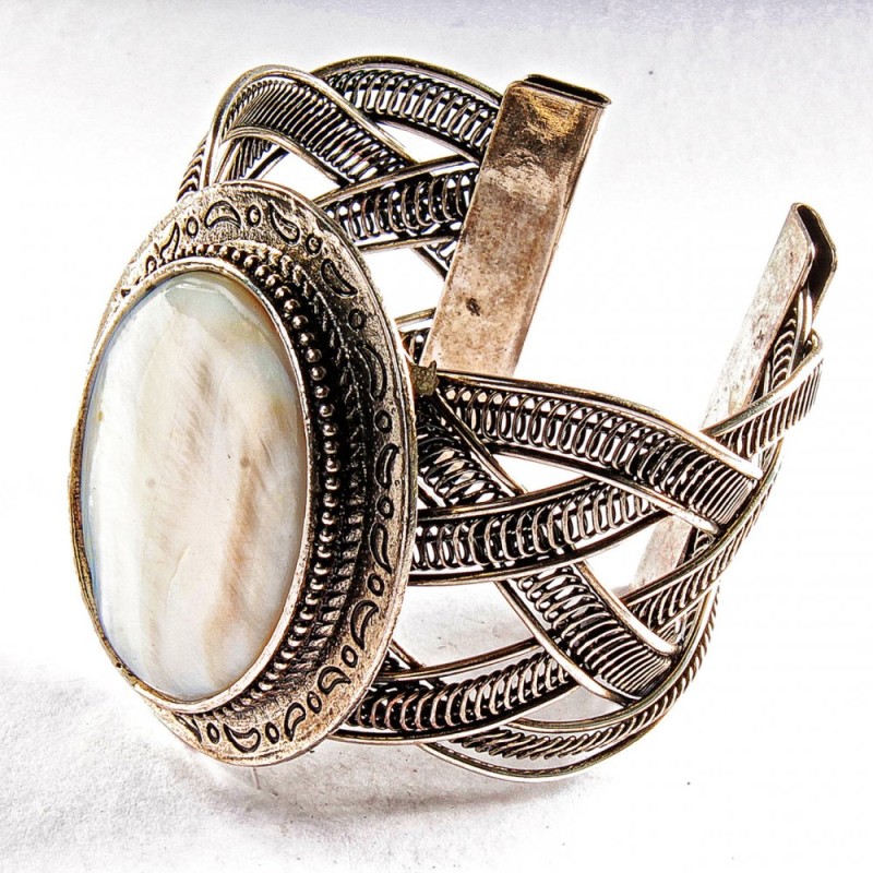 Perlmutt-Armband, breite Metallfassung, Halbmond-Muster, oval