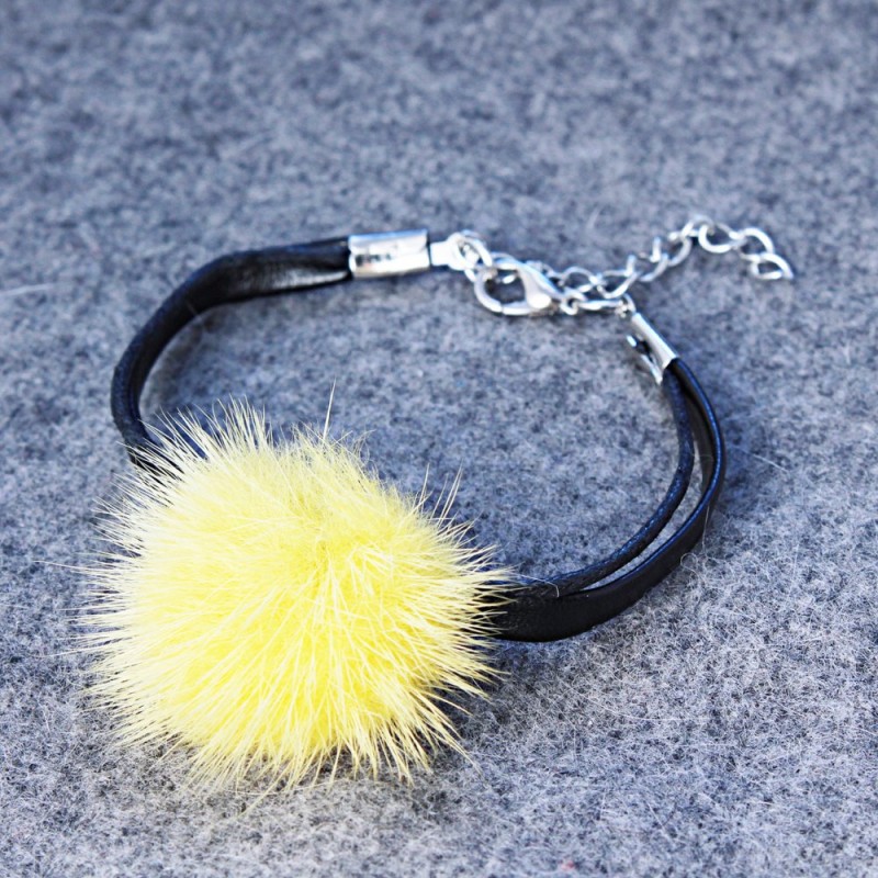 Gelbes Armband aus Kunstleder mit natürlichem Fell