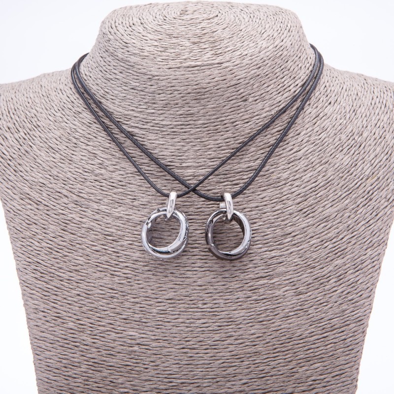 Paaranhänger Freundschaft – Ringe auf dem Schnurband, Länge 45 cm, Farbe Silber